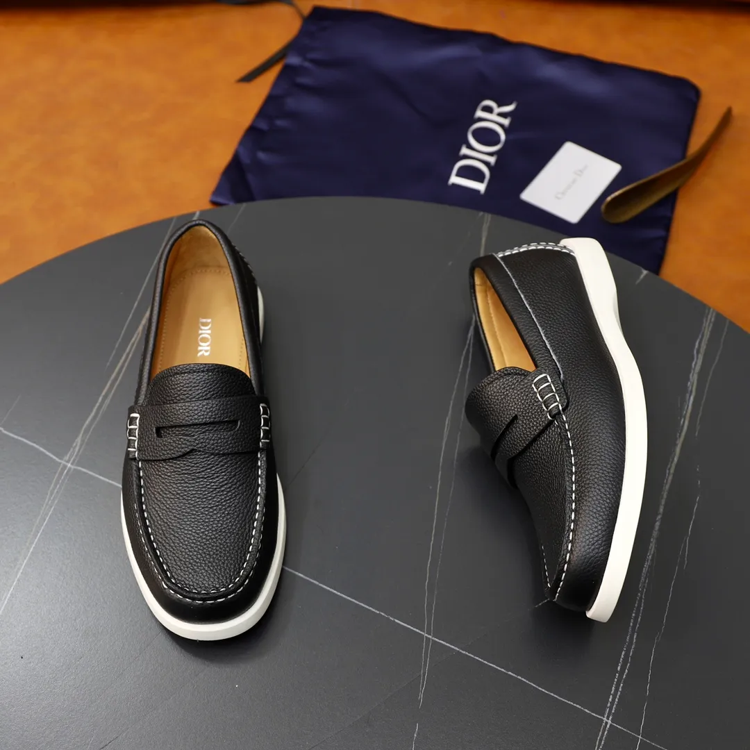 Ex-factory price: 540🙅‍♂️🙅‍♂️🙅‍♂️ Brand: Dior DIOR Standard code: Men's code 38/44 (45 can be customized) Grade: Same as the official website Material: Original cowhide stitching, cowhide lining, original TPU wear-resistant soft outsole Style categories: Leisure and sports version, footwear for driving, young fashion, European and American trends, British style Color: actual picture color